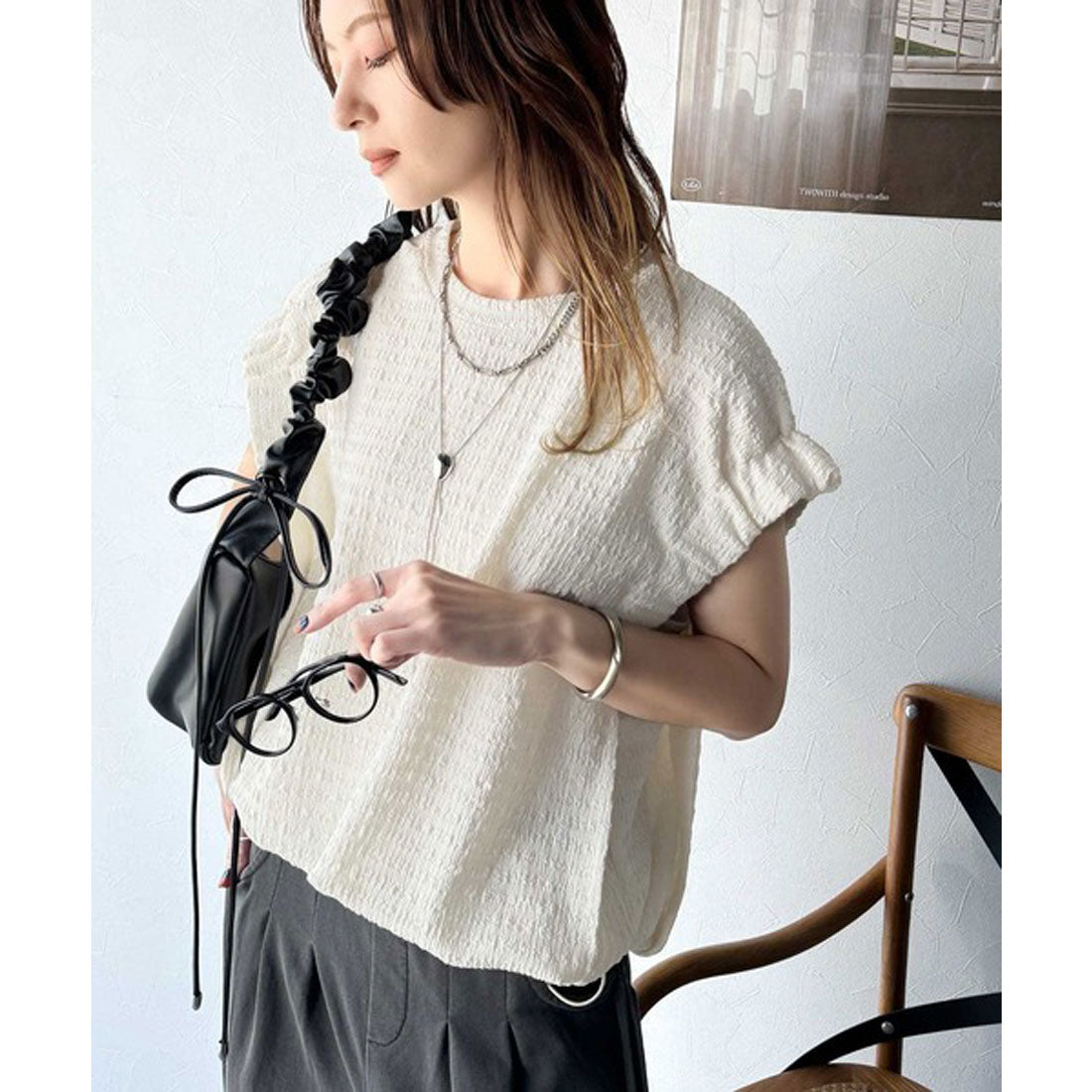 クラシカルエルフ Classical Elf 旬のスタイルを手に入れる。袖くしゅくしゅシャーリング風ジャガードトップス （アイボリー） アイボリー