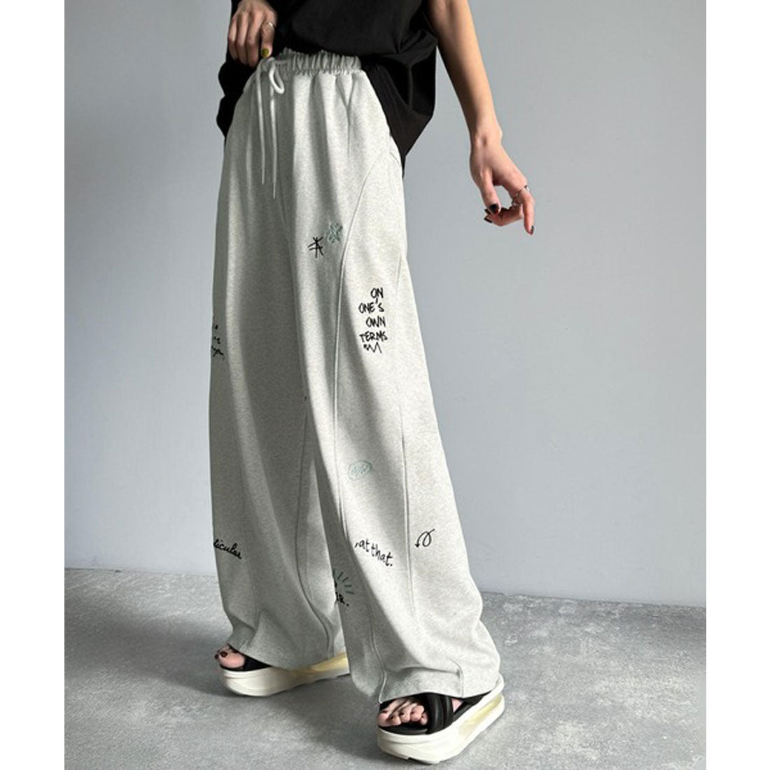 クラシカルエルフ Classical Elf 今季のイチオシ！ランダム刺繍裏毛スウェットワイドパンツ （オートミール） オートミール