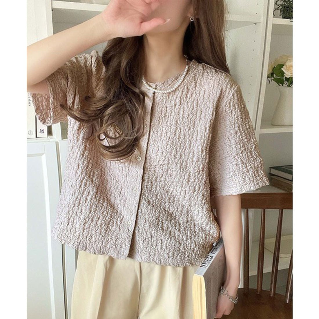 クラシカルエルフ Classical Elf ラフに着てもサマになる！前後2wayクラッシュジャカードノーカラーブラウス（半袖） （グレージュ） グレージュ