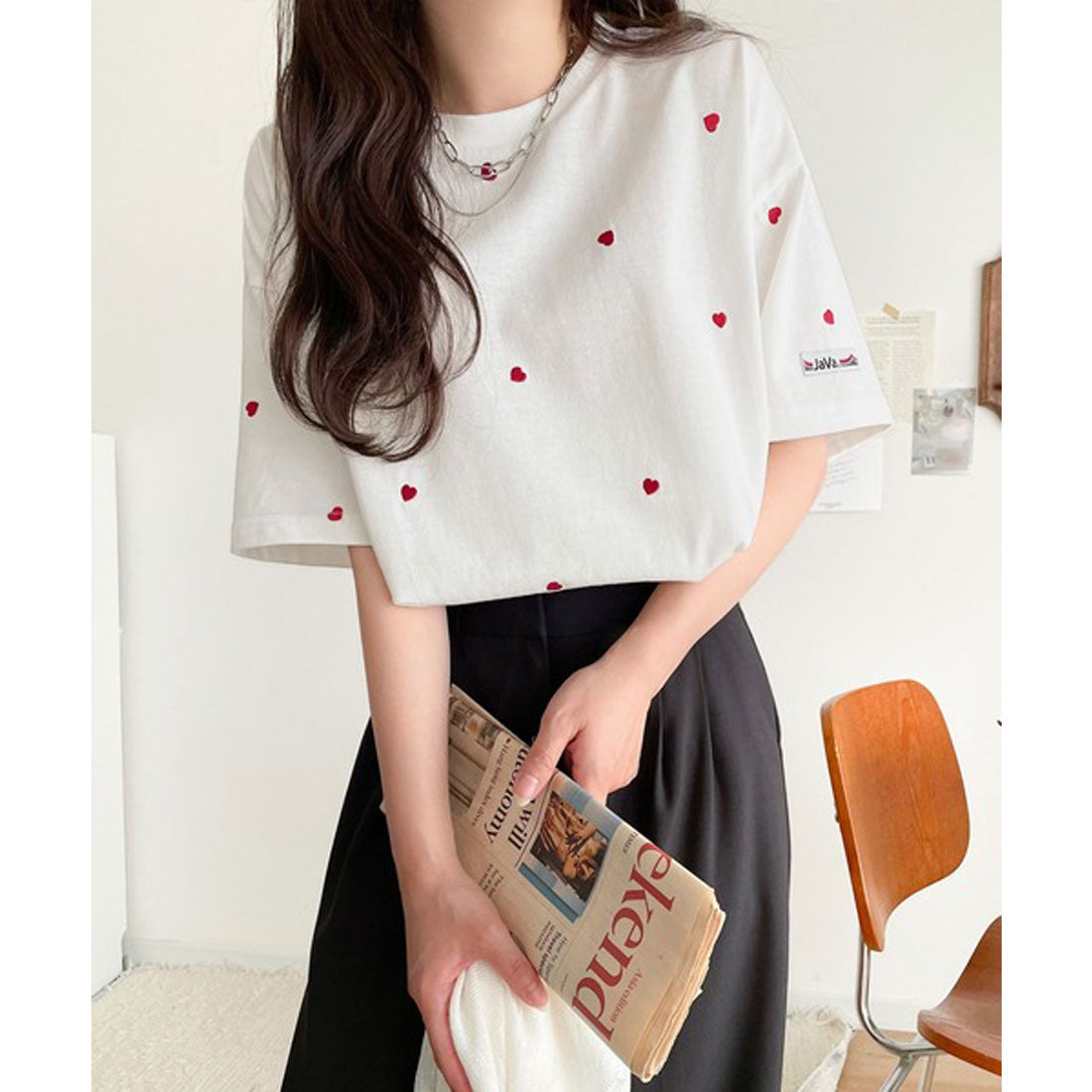 クラシカルエルフ Classical Elf 《JaVaジャバコラボ》春夏のカジュアルに、大人の“可愛い”をプラス。ミニハート刺繍Tシャツ（半袖） （オフホワイト×レッド） オフホワイト×レッド