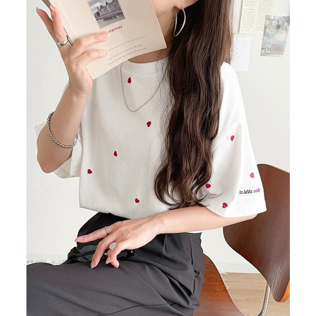 クラシカルエルフ Classical Elf 《JaVaジャバコラボ》春夏のカジュアルに、大人の“可愛い”をプラス。ミニハート刺繍Tシャツ（半袖） （オフホワイト×レッド） オフホワイト×レッド