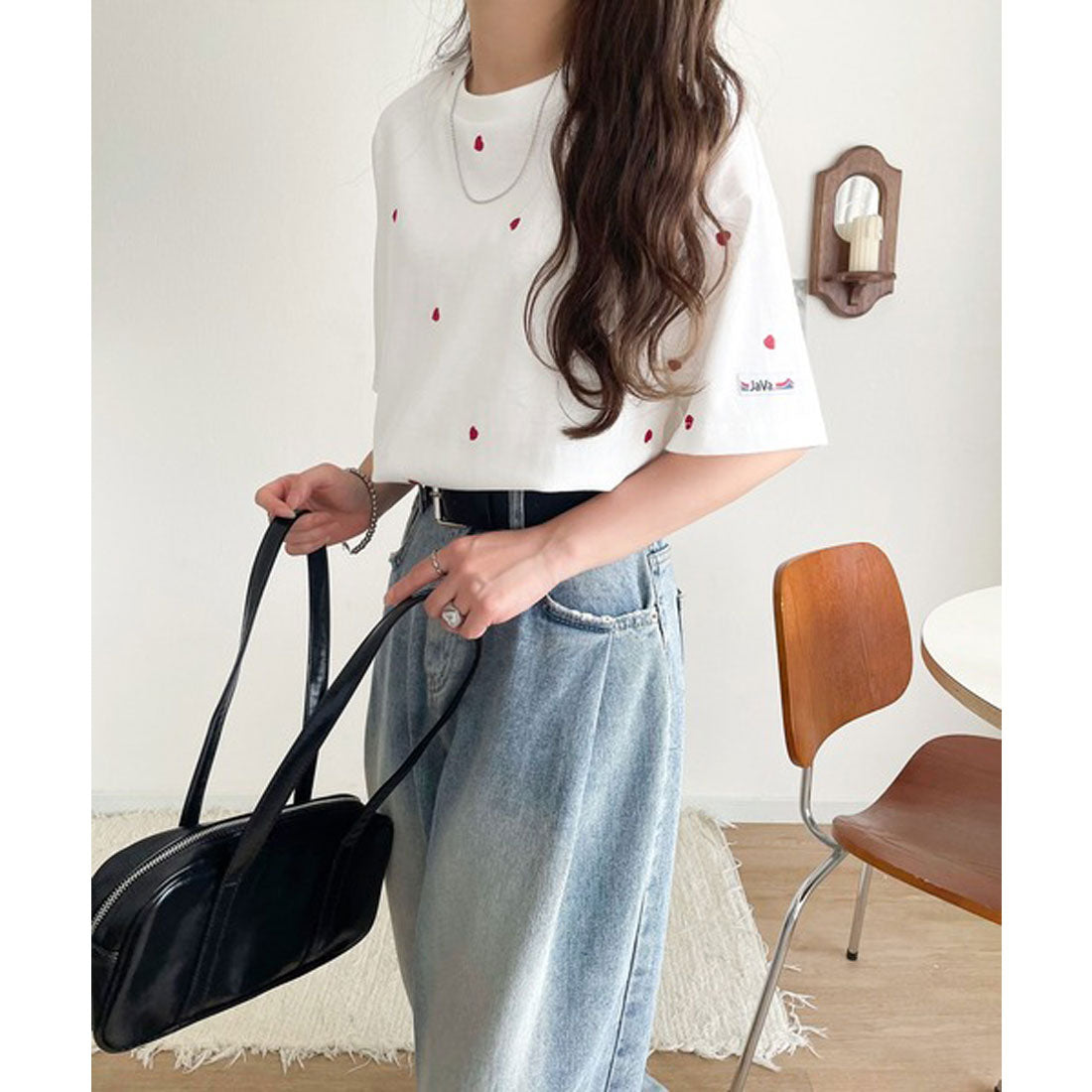 クラシカルエルフ Classical Elf 《JaVaジャバコラボ》春夏のカジュアルに、大人の“可愛い”をプラス。ミニハート刺繍Tシャツ（半袖） （オフホワイト×レッド） オフホワイト×レッド