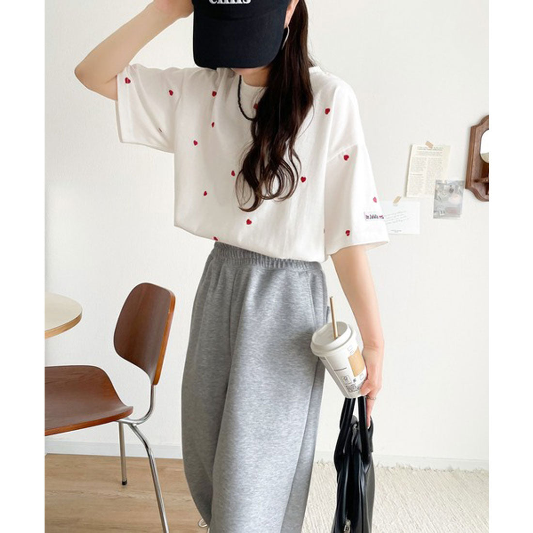 クラシカルエルフ Classical Elf 《JaVaジャバコラボ》春夏のカジュアルに、大人の“可愛い”をプラス。ミニハート刺繍Tシャツ（半袖） （オフホワイト×レッド） オフホワイト×レッド