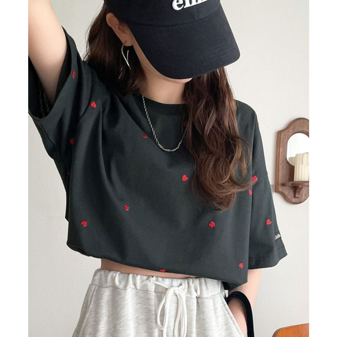 クラシカルエルフ Classical Elf 《JaVaジャバコラボ》春夏のカジュアルに、大人の“可愛い”をプラス。ミニハート刺繍Tシャツ（半袖） （オフホワイト×レッド） オフホワイト×レッド