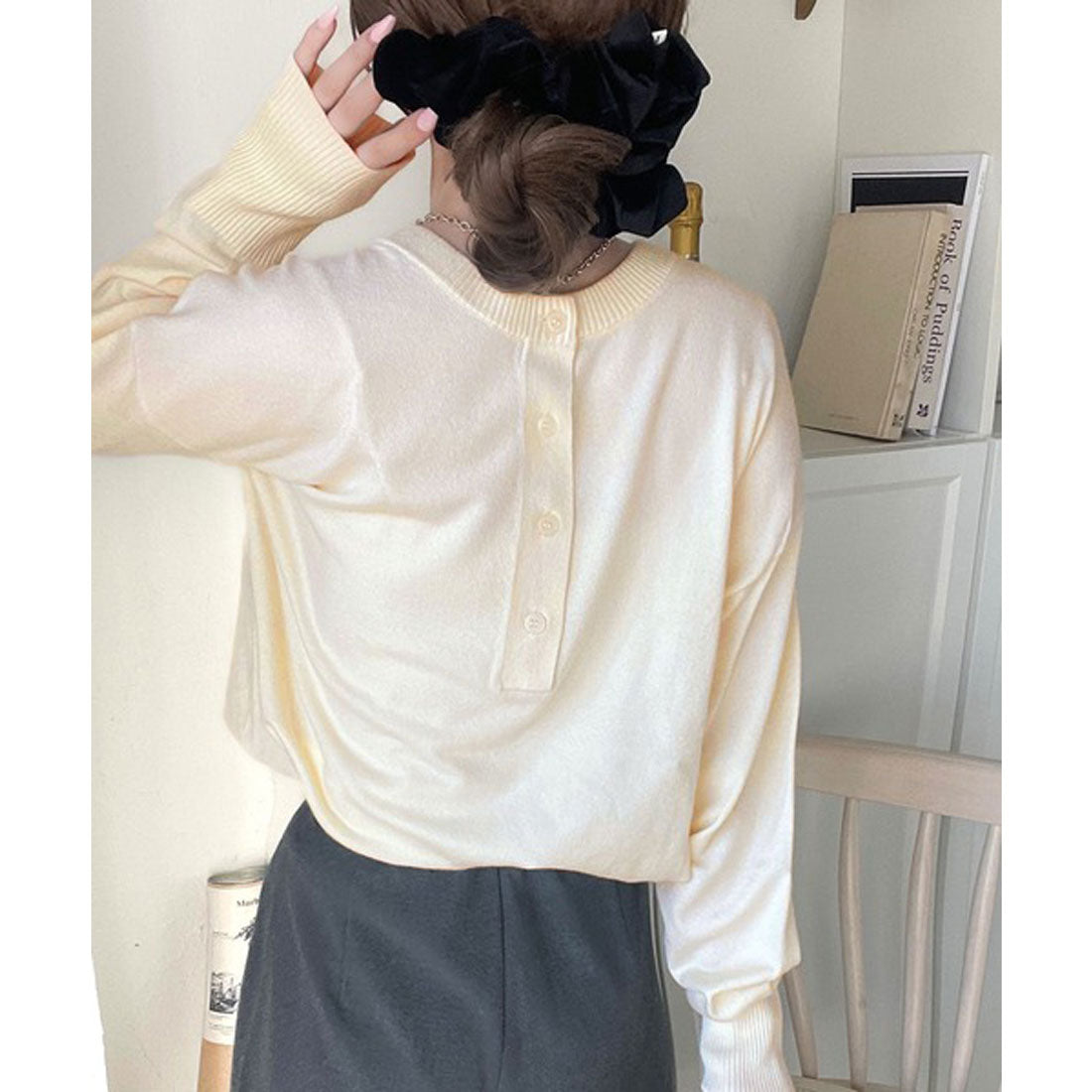 クラシカルエルフ Classical Elf ニットのぬくもりに、少しのアクセント。前後2wayヘンリーネックニットプルオーバー（長袖） （アイボリー） アイボリー