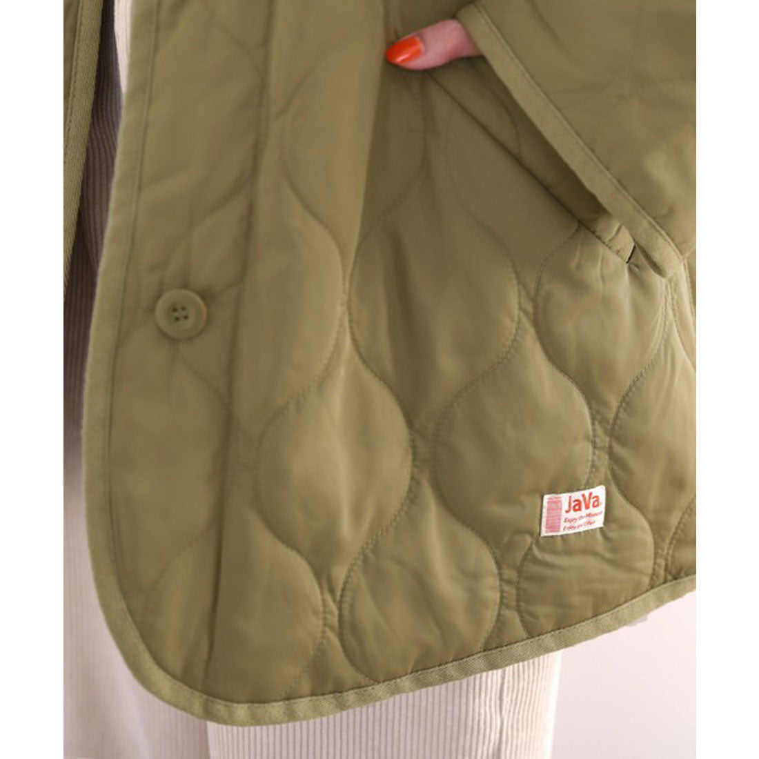 クラシカルエルフ Classical Elf ミドル丈ノーカラー無地波型キルティングジャケット （マスタード） マスタード