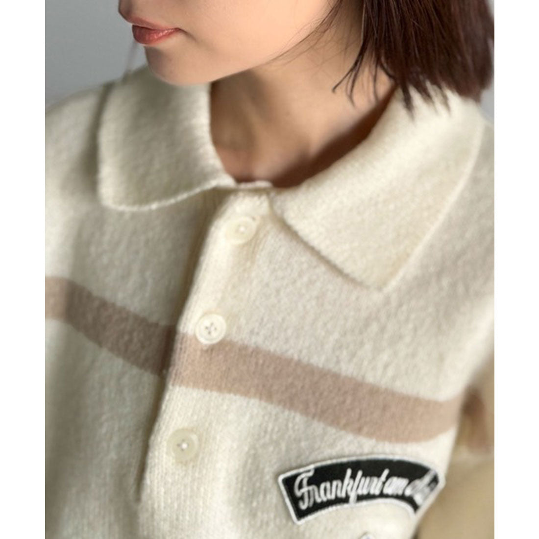 クラシカルエルフ Classical Elf 《JaVaジャバコラボ》魅せる、トラッド感。ワッペンデザインラガーポロニット（長袖） （アイボリー） アイボリー