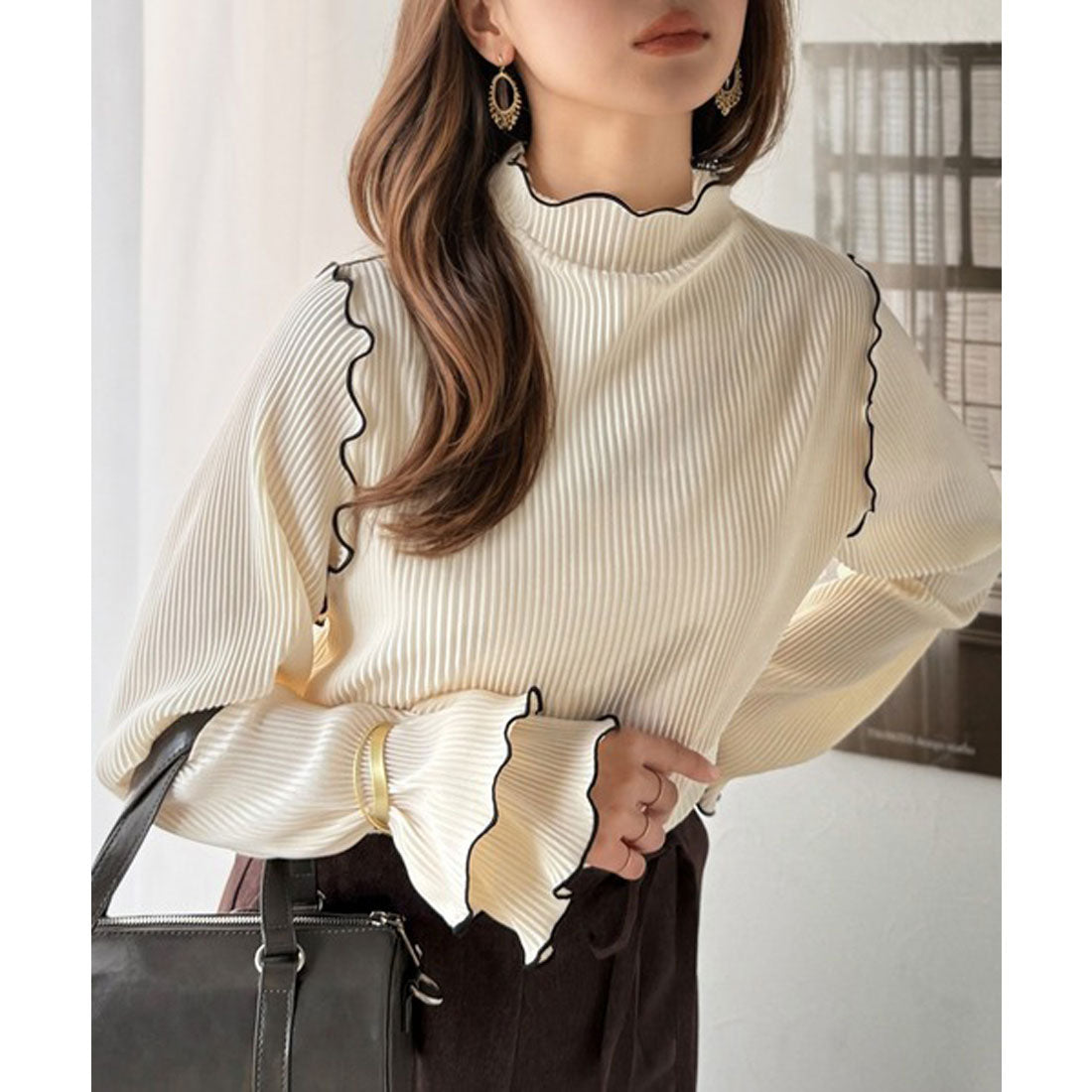 クラシカルエルフ Classical Elf 袖のニュアンスで魅せる♪前後2way袖フリル配色メロウプリーツトップス（長袖） （アイボリー） アイボリー