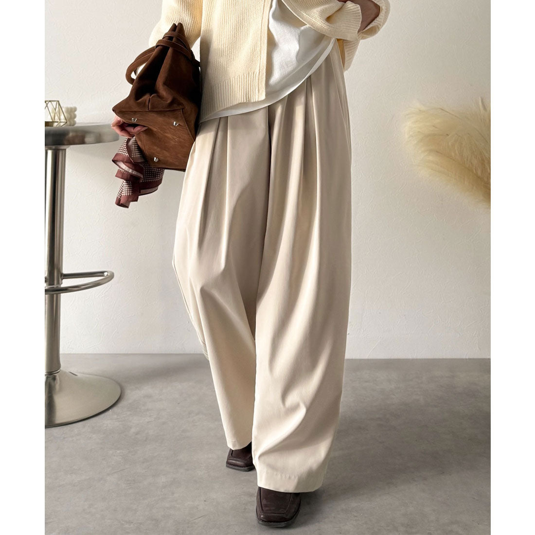 クラシカルエルフ Classical Elf 《marina×クラシカルエルフコラボ》シンプルコーデに洗練さをプラス◎タックデザインパンツ （アイボリー） アイボリー