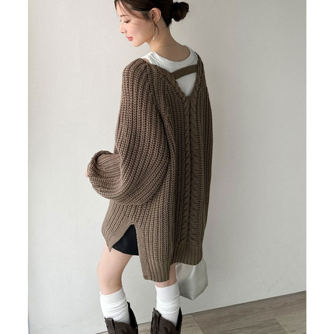 クラシカルエルフ Classical Elf 後ろ姿まで抜け感UP♪ケーブル編みバックデザイン×ルース片畦ビッグラグランニット （モカ） モカ