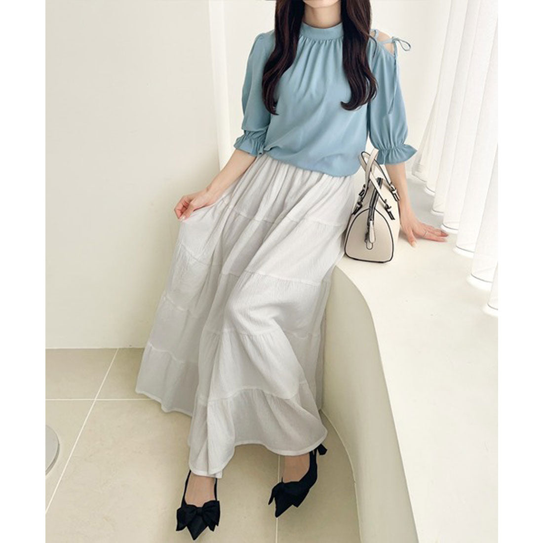 クラシカルエルフ Classical Elf 【mily bilet】大人の肌見せ。前後2way肩開きリボン使いバンドカラーブラウス(フリル) （ブルー） ブルー