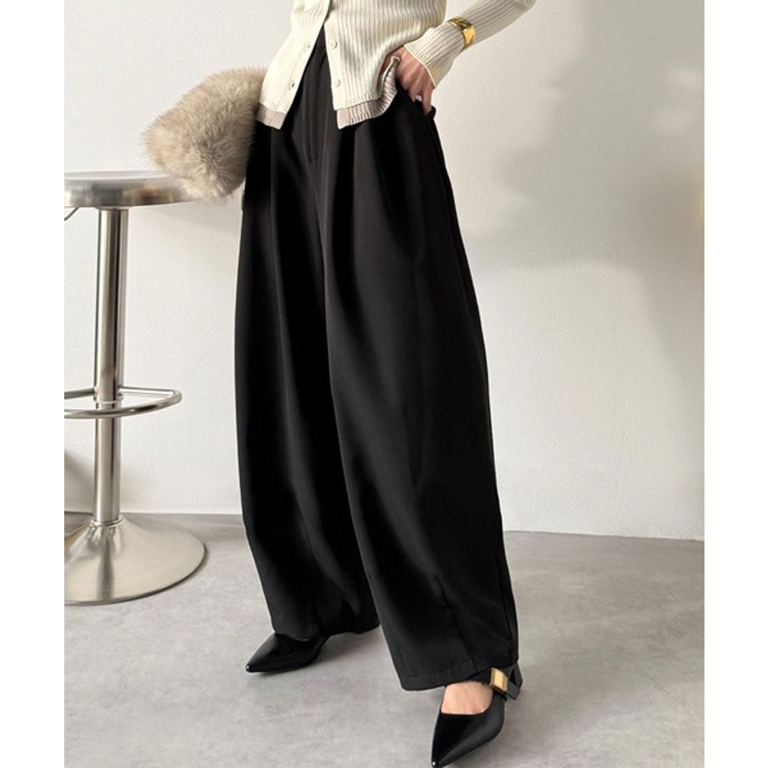 クラシカルエルフ Classical Elf 【防シワ、ウォッシャブル機能付き】ONもOFFも。高機能タックワイドカーブシルエットスラックスパンツ （ブラック） ブラック