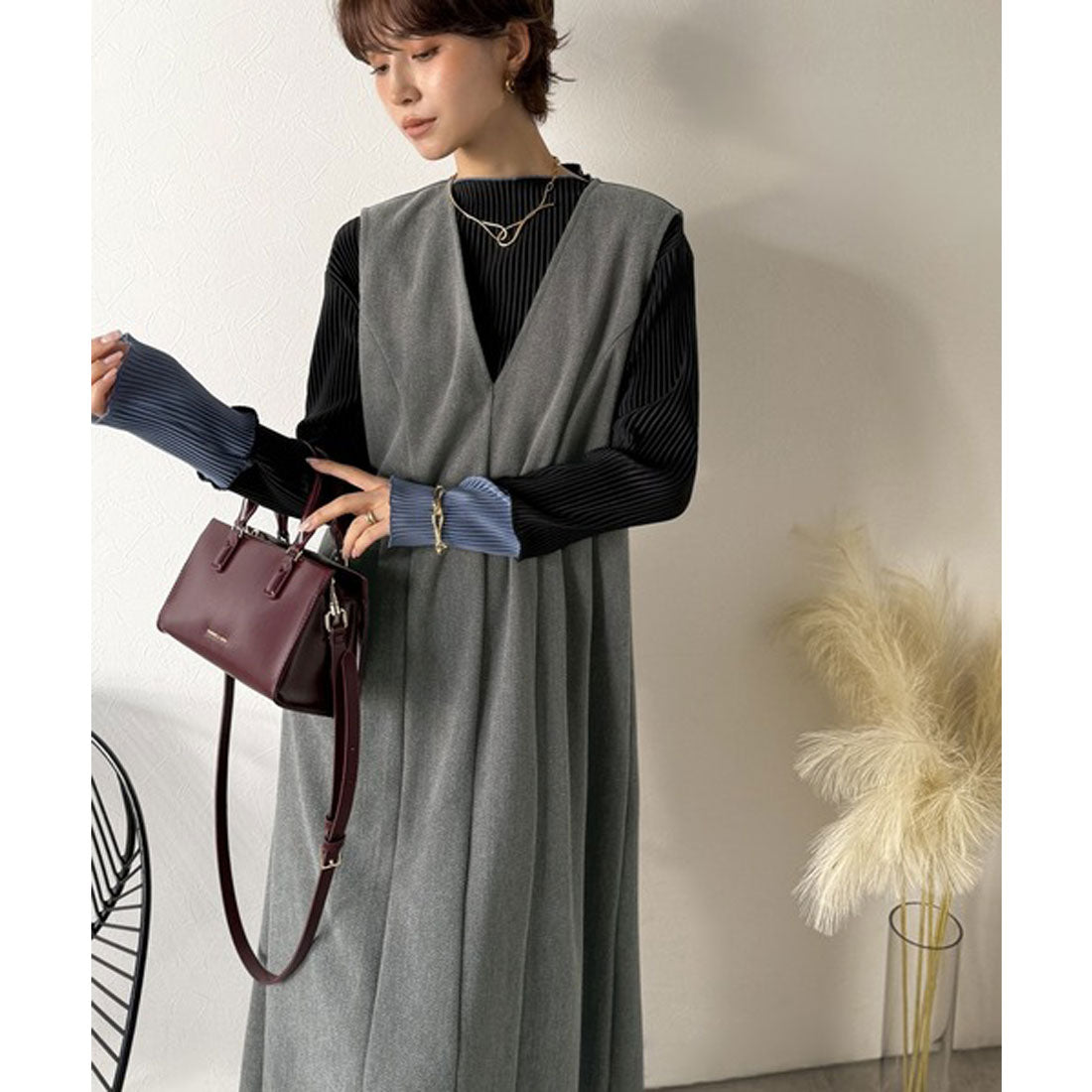 クラシカルエルフ Classical Elf 【Classical Evon】凛とした美しさ。Vネックウエストタックワンピース（ロング丈） （チャコール） チャコール