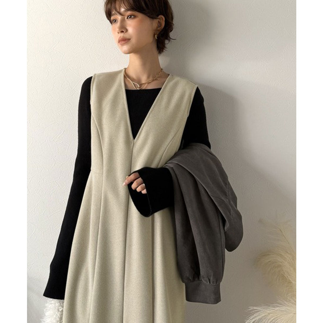 クラシカルエルフ Classical Elf 【Classical Evon】凛とした美しさ。Vネックウエストタックワンピース（ロング丈） （チャコール） チャコール