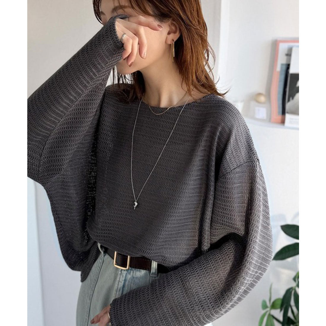 クラシカルエルフ Classical Elf 品のある透け感で、さりげない存在感を♪レーシージャガードドルマントップス(長袖) （チャコール） チャコール