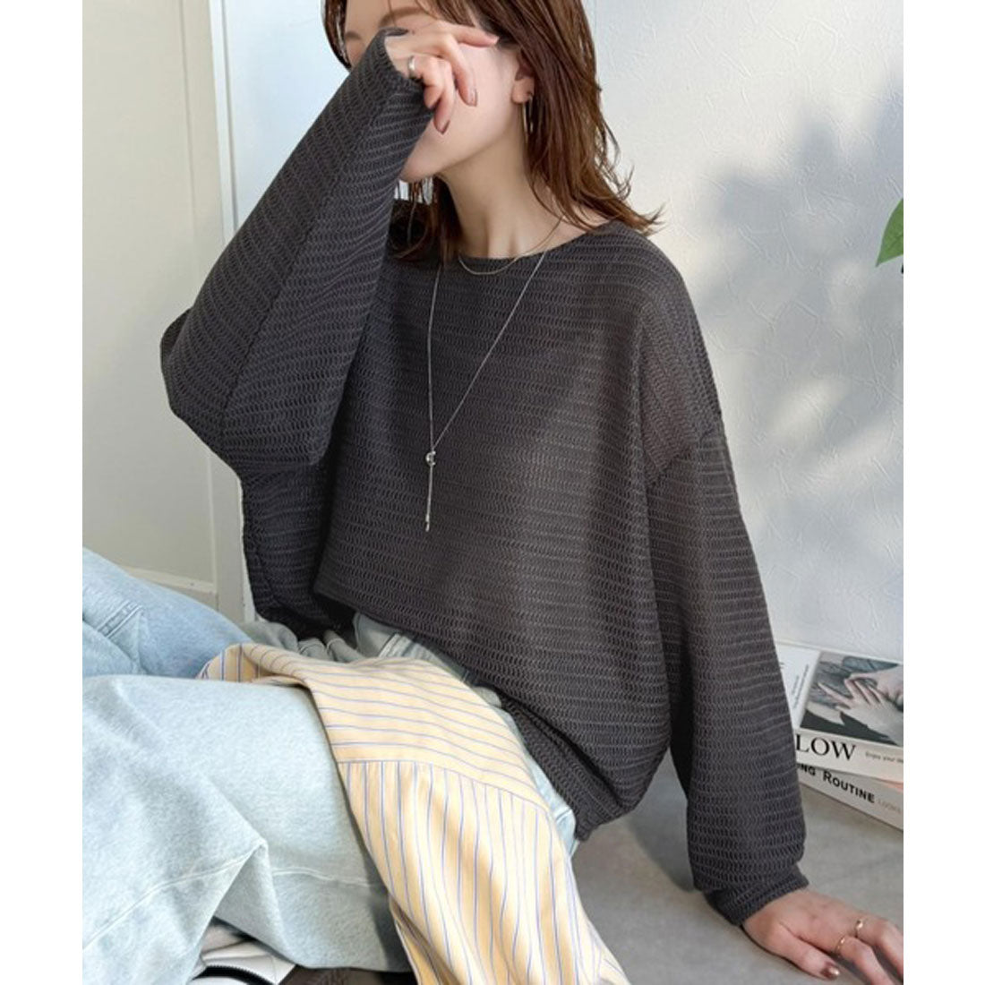 クラシカルエルフ Classical Elf 品のある透け感で、さりげない存在感を♪レーシージャガードドルマントップス(長袖) （チャコール） チャコール