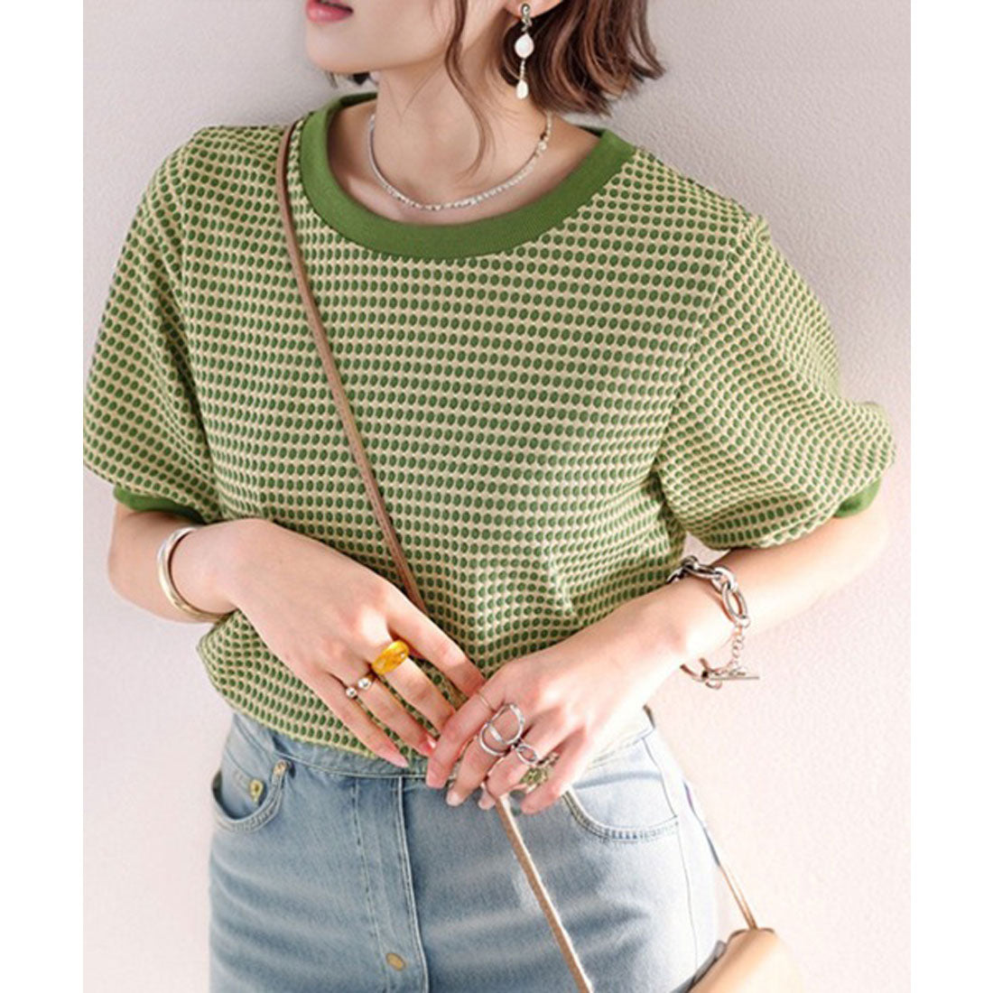 Classical Elf A retro-style piece. Honeycomb jacquard knit shirt