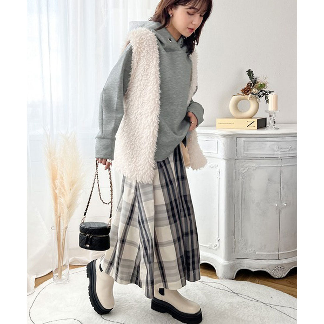 Classical Elf 《JaVa Collaboration》 Smooth & Glossy. Cardboard Knit Kangaroo Pocket Hoodie