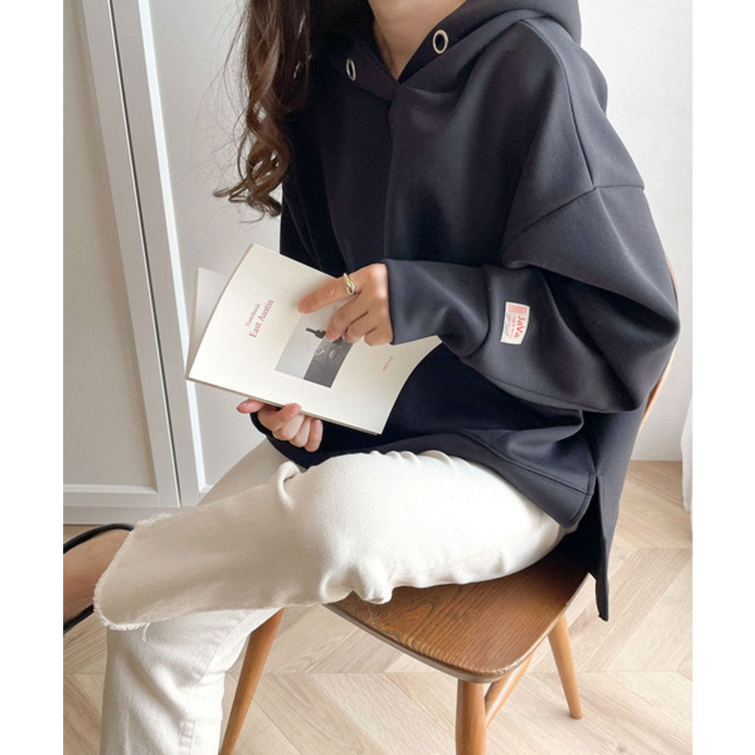 Classical Elf 《JaVa Collaboration》 Smooth & Glossy. Cardboard Knit Kangaroo Pocket Hoodie
