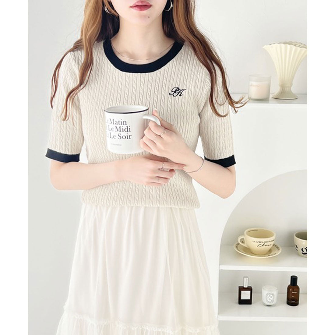 Classical Elf Retro cute versatile knit. Cable knit embroidered short sleeve knit pullover.