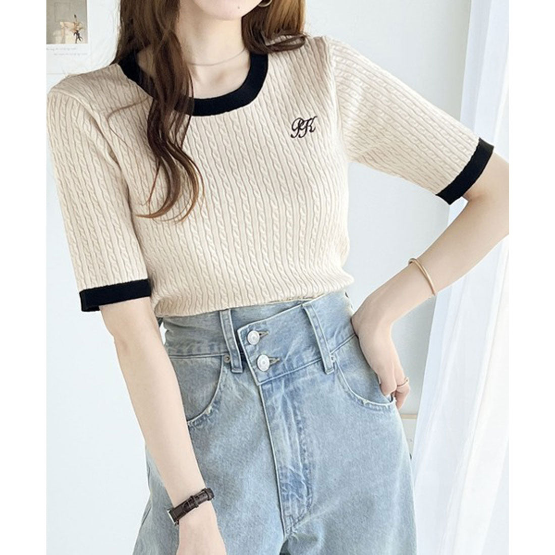 Classical Elf Retro cute versatile knit. Cable knit embroidered short sleeve knit pullover.