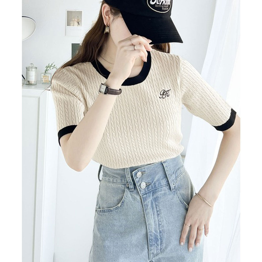 Classical Elf Retro cute versatile knit. Cable knit embroidered short sleeve knit pullover.