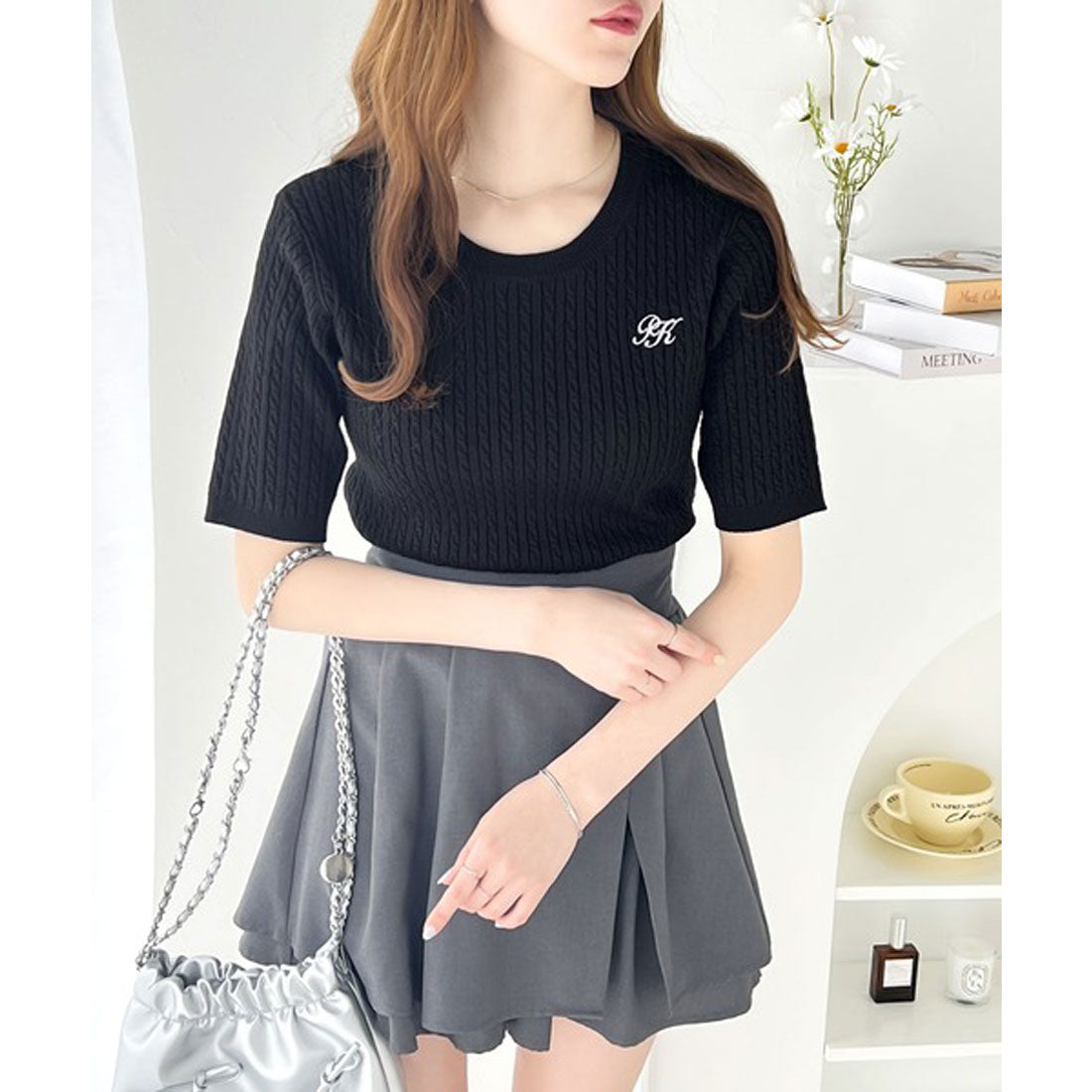 Classical Elf Retro cute versatile knit. Cable knit embroidered short sleeve knit pullover.