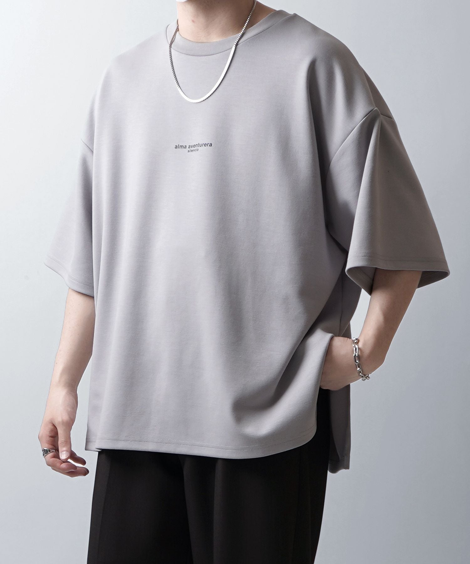 コンファーム Confirm ドレープとろみ ビッグシルエット ワンポイント フォトフロントプリント フォトバックプリント オーバーサイズ ポンチ半袖Tシャツ カットソー （GRY） GRY