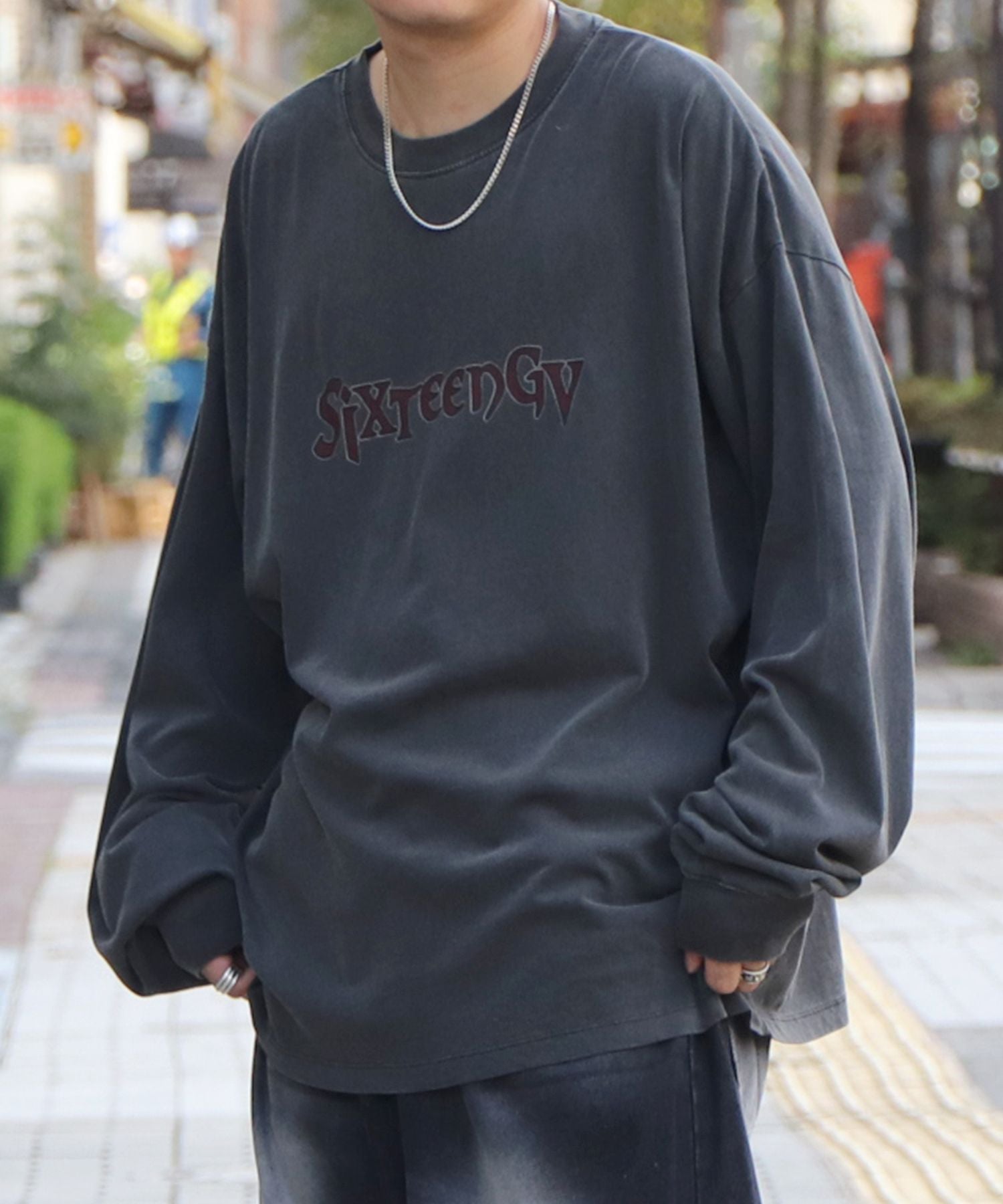 コンファーム Confirm ヴィンテージライク レトロプリント ピグメント加工 ビッグシルエット バンドロンT カットソー （チャコール） チャコール
