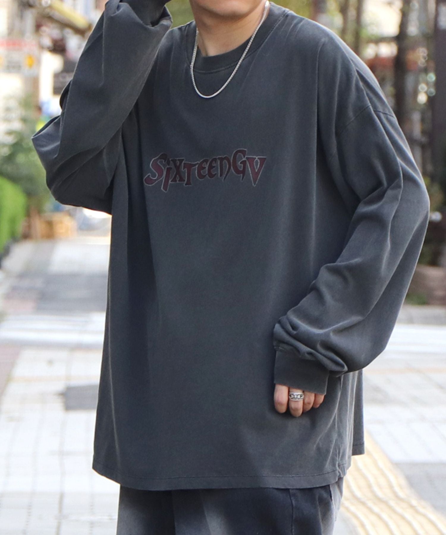 コンファーム Confirm ヴィンテージライク レトロプリント ピグメント加工 ビッグシルエット バンドロンT カットソー （チャコール） チャコール