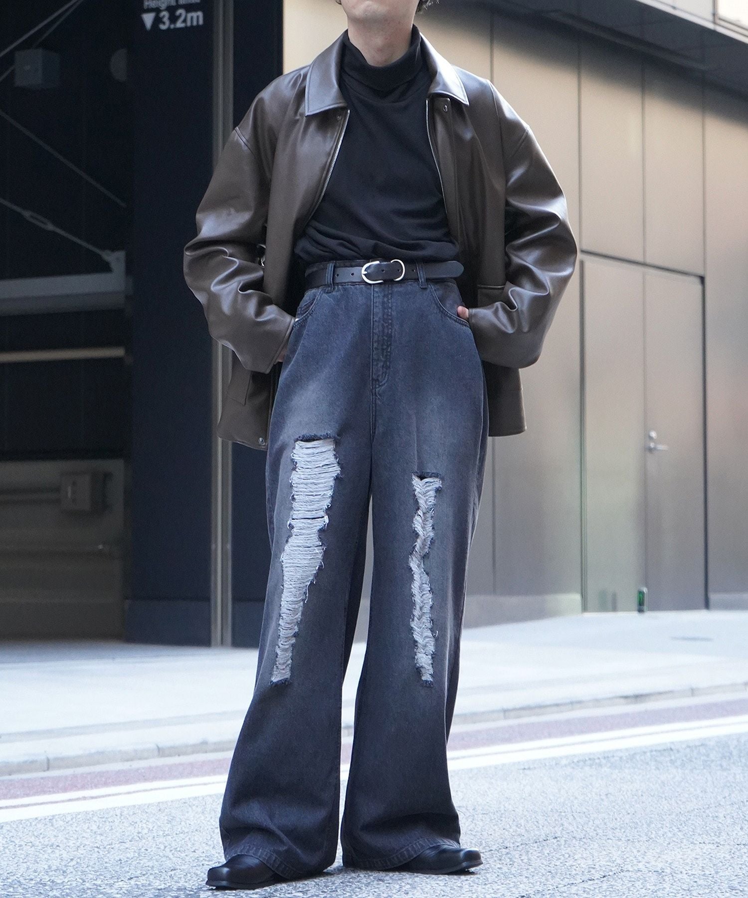 コンファーム Confirm ヴィンテージメイク ダメージ加工 ケミカルウォッシュ加工 ワイドストレートデニムパンツ （ブラック） ブラック