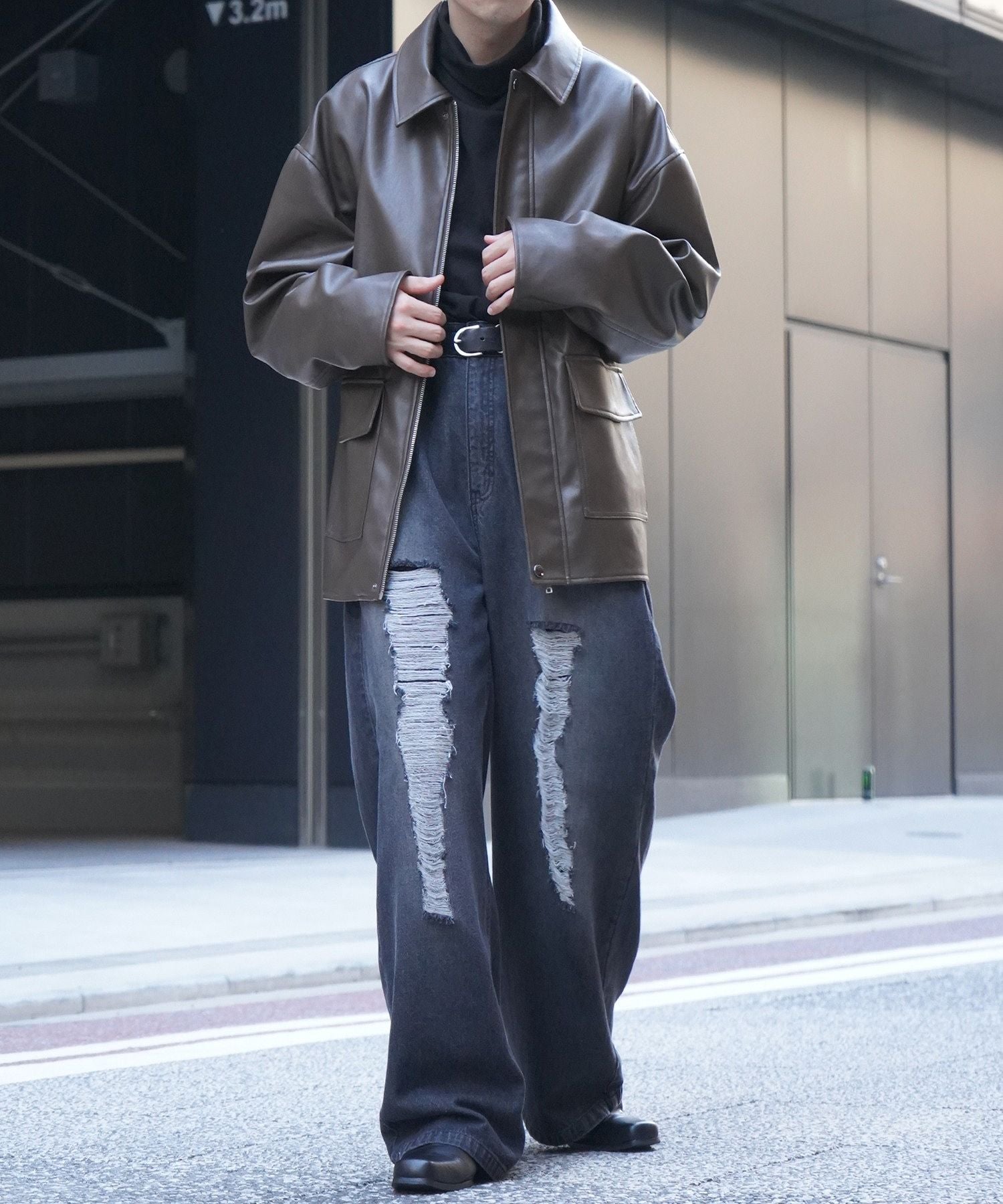コンファーム Confirm ヴィンテージメイク ダメージ加工 ケミカルウォッシュ加工 ワイドストレートデニムパンツ （ブラック） ブラック