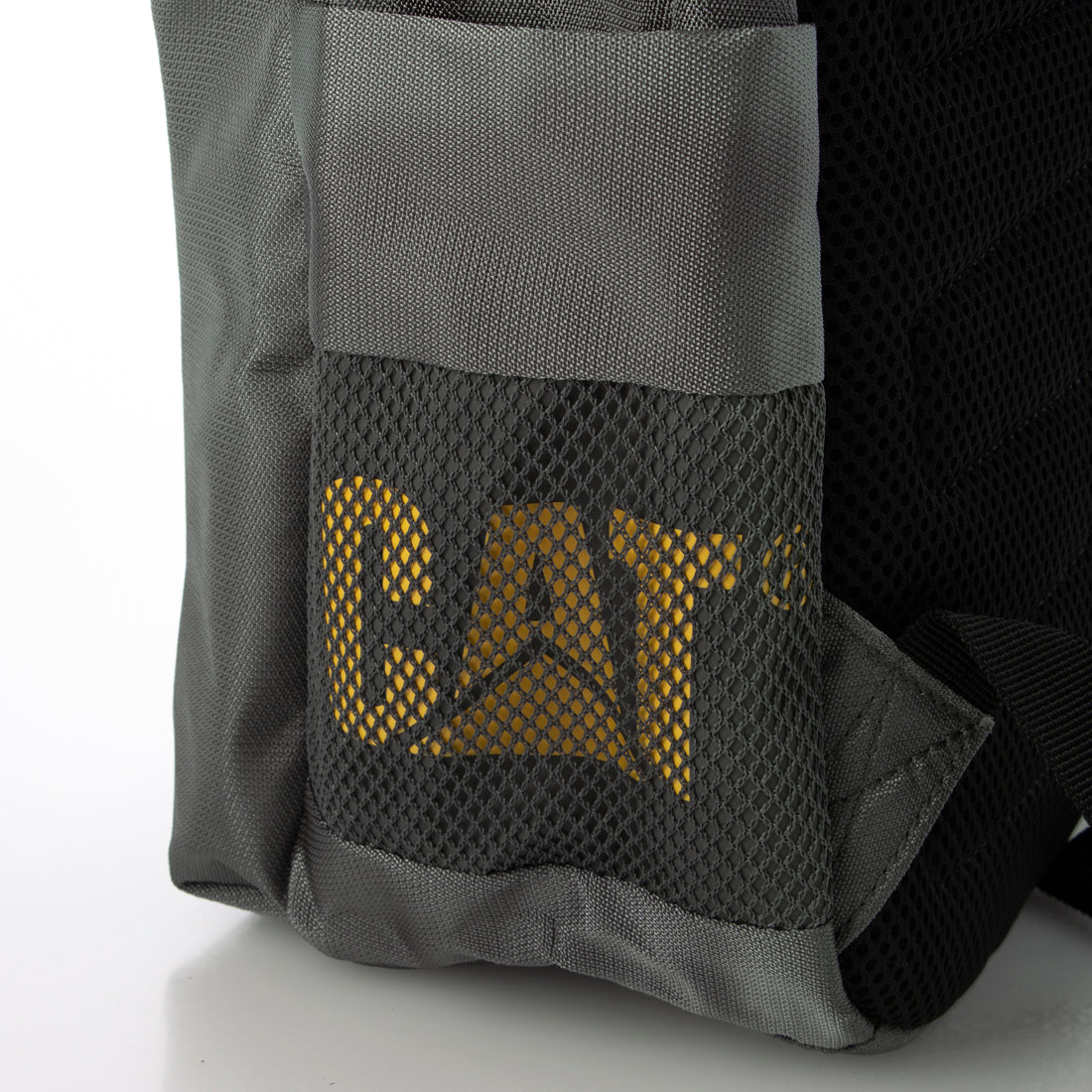 キャタピラー Caterpillar リュック メンズ リュックサック The Sixty 大容量 27L 防水 アウトドア 旅行 遠足 デイパック PC収納 （グレー） グレー
