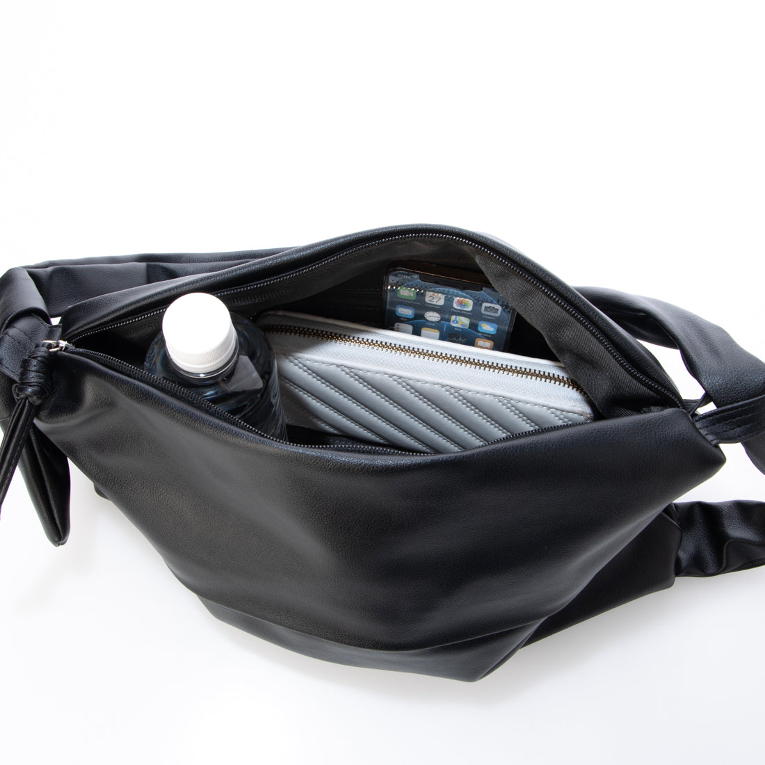 カシェリエ CACHELLIE C8779 PUFF HANDLE SHOULDER BAG （ブラック） ブラック