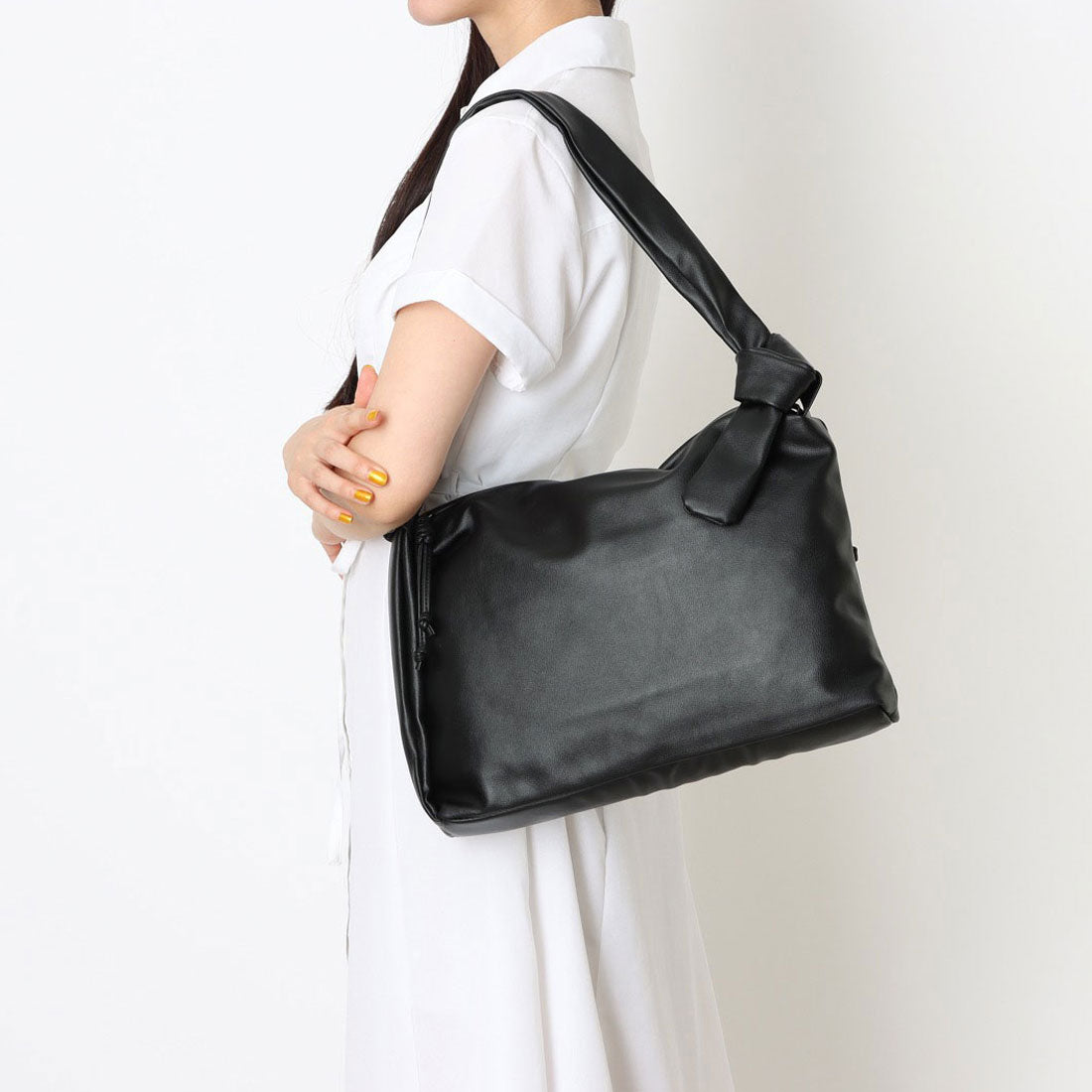 カシェリエ CACHELLIE C8779 PUFF HANDLE SHOULDER BAG （ブラック） ブラック