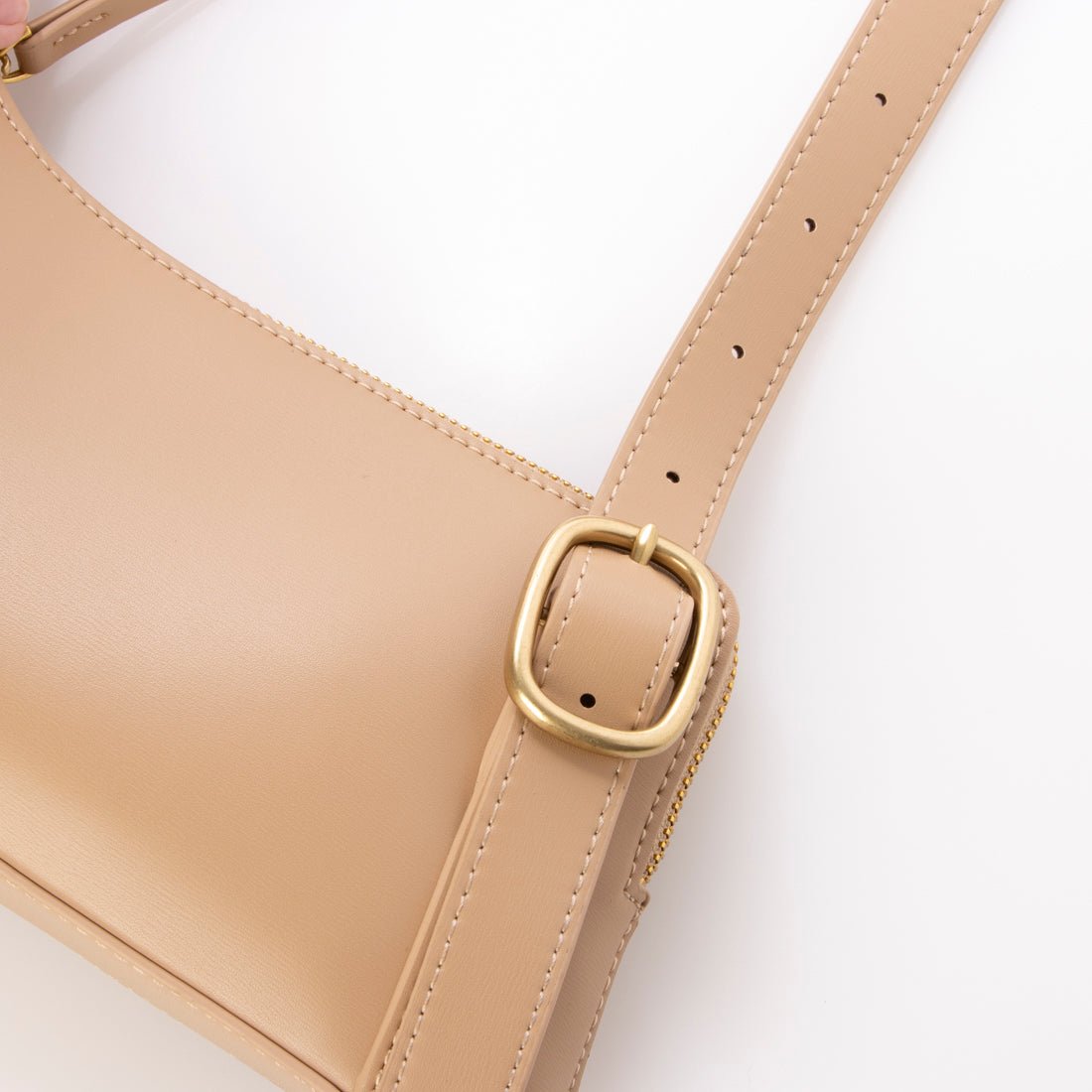 カシュカシュ cache cache アシンメトリーバックルショルダー （BE） BE