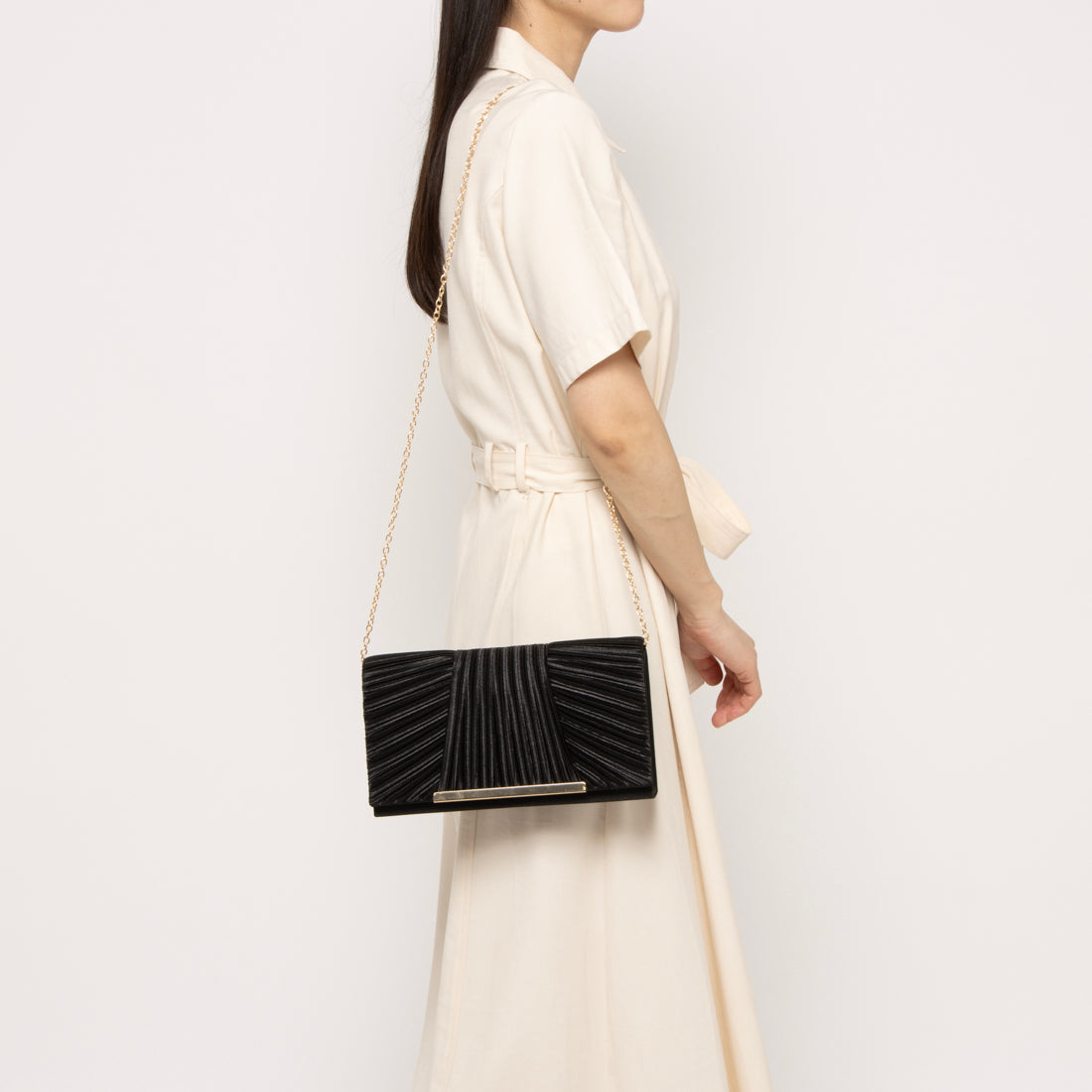 カシュカシュ cache cache チェーンショルダー付きクラッチバッグ （SV） SV