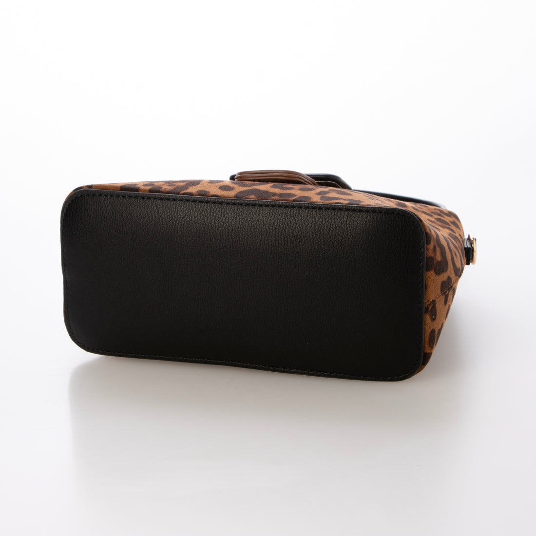 カシュカシュ cache cache クルミベルト2wayスクエアバッグ （LEO） LEO
