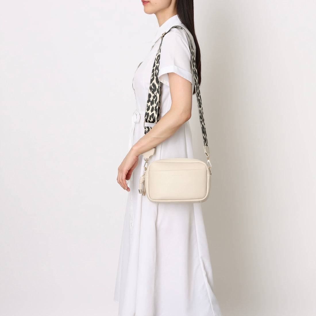 カシュカシュ cache cache 2ショルダー付ボックスショルダー （IV） IV