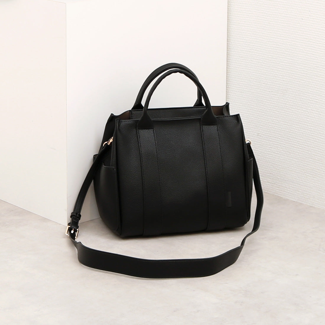 カシュカシュ cache cache 6ポケットパーテーション2wayトート （BK） BK