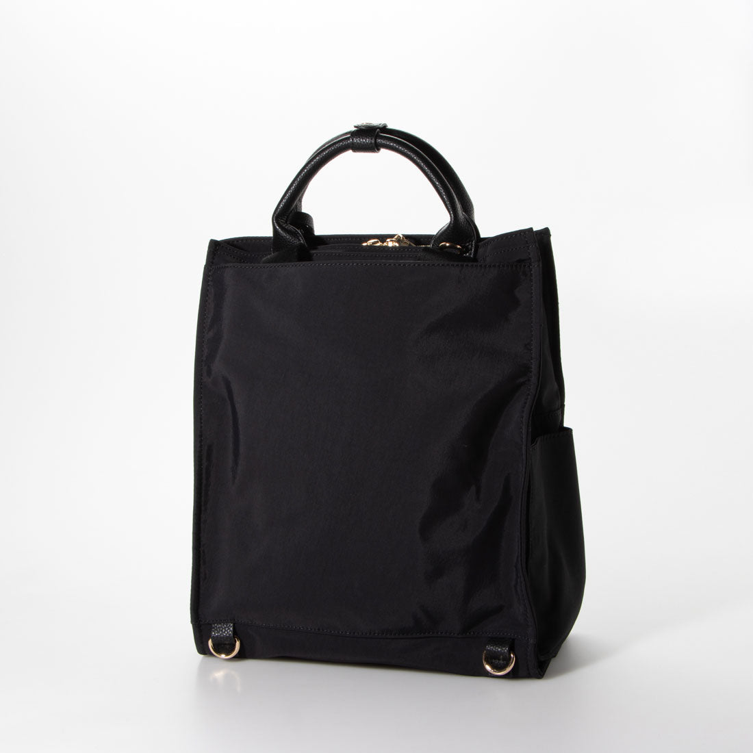 ＜ロングセラー＞カシュカシュ cache cache 11ポケットパーテーションリュックサック （ブラック） BK