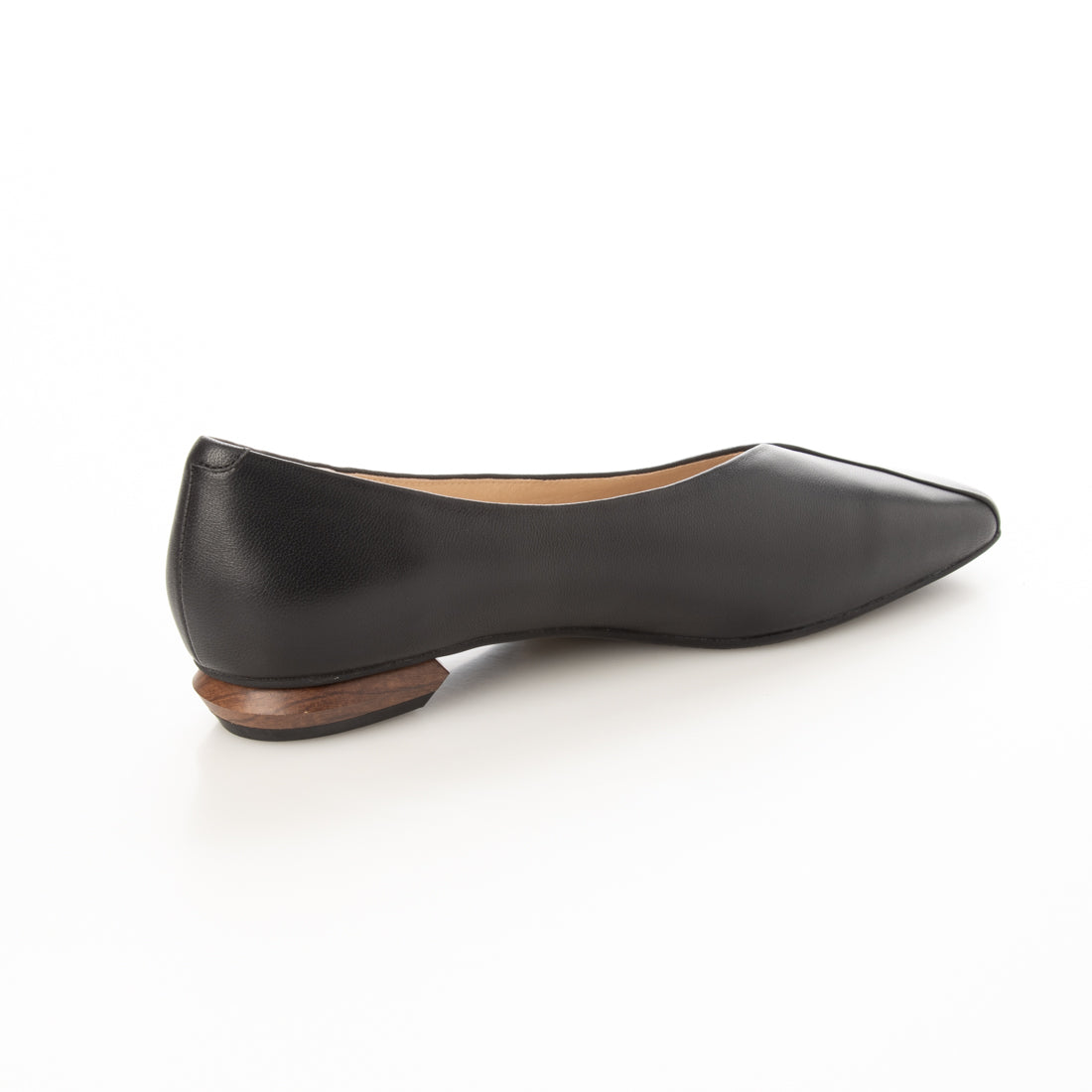 cava cava V-cut pumps