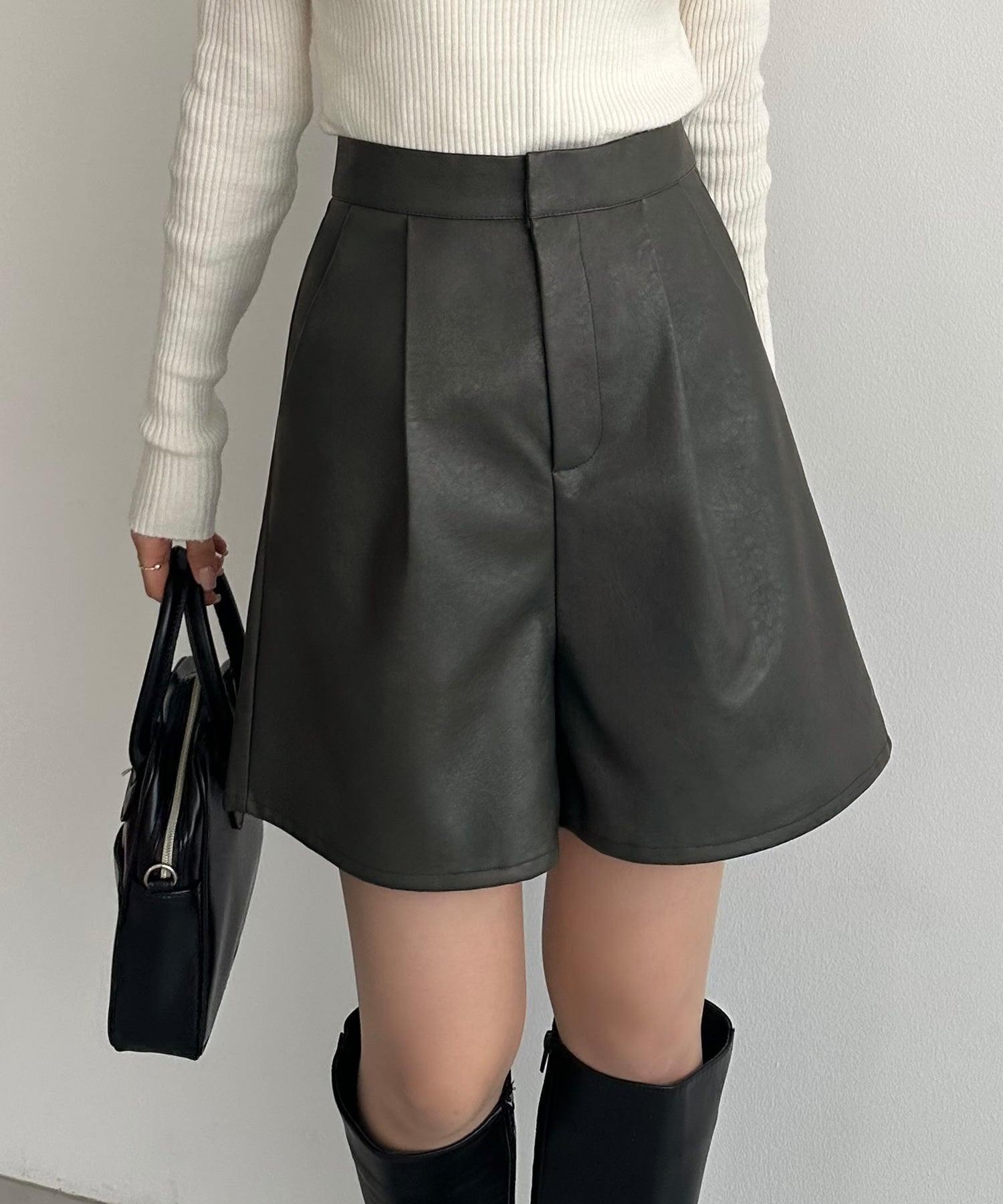 callautia callautia callautia leather high-waist short pants