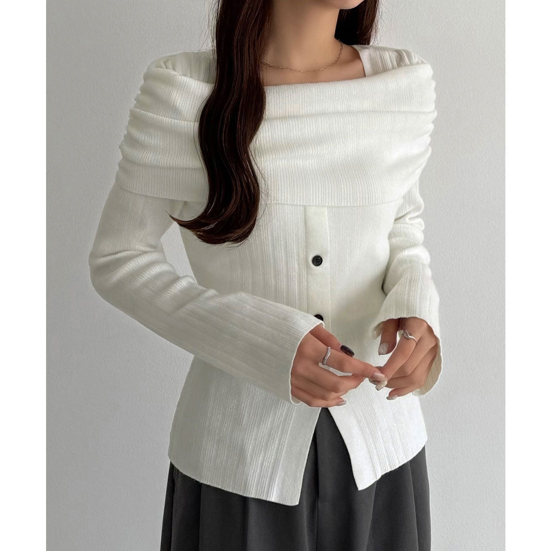 カラウティア callautia callautia オフショルボタンニットトップス （ホワイト） ホワイト
