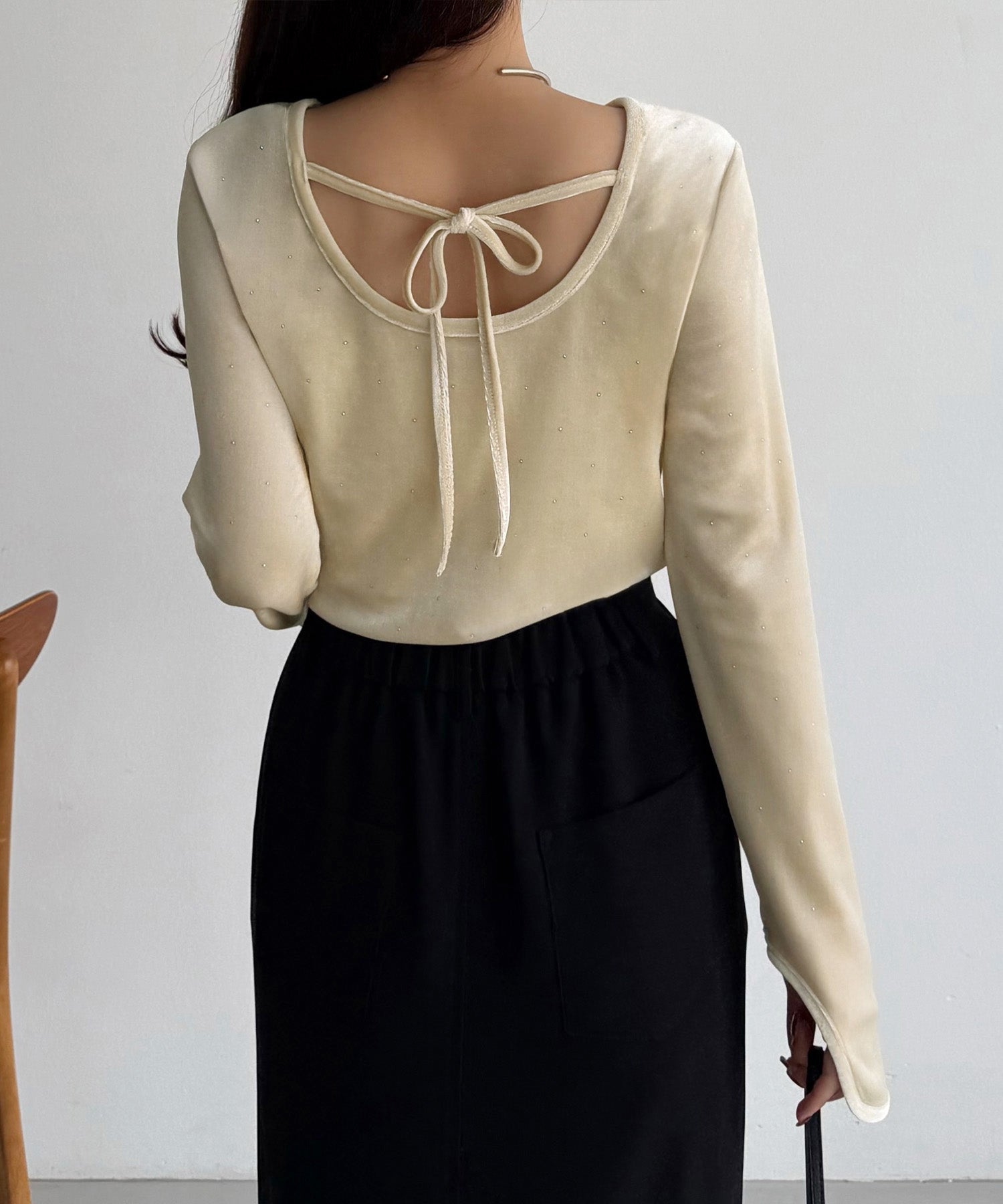 カラウティア callautia callautia バックオープンストーンベロアカットソー （ライトベージュ） ライトベージュ