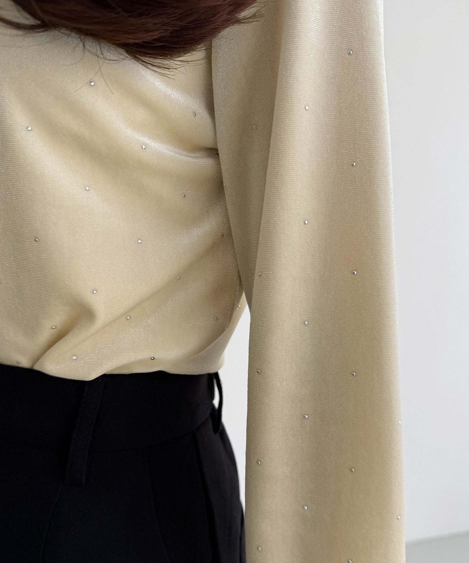 カラウティア callautia callautia バックオープンストーンベロアカットソー （ライトベージュ） ライトベージュ