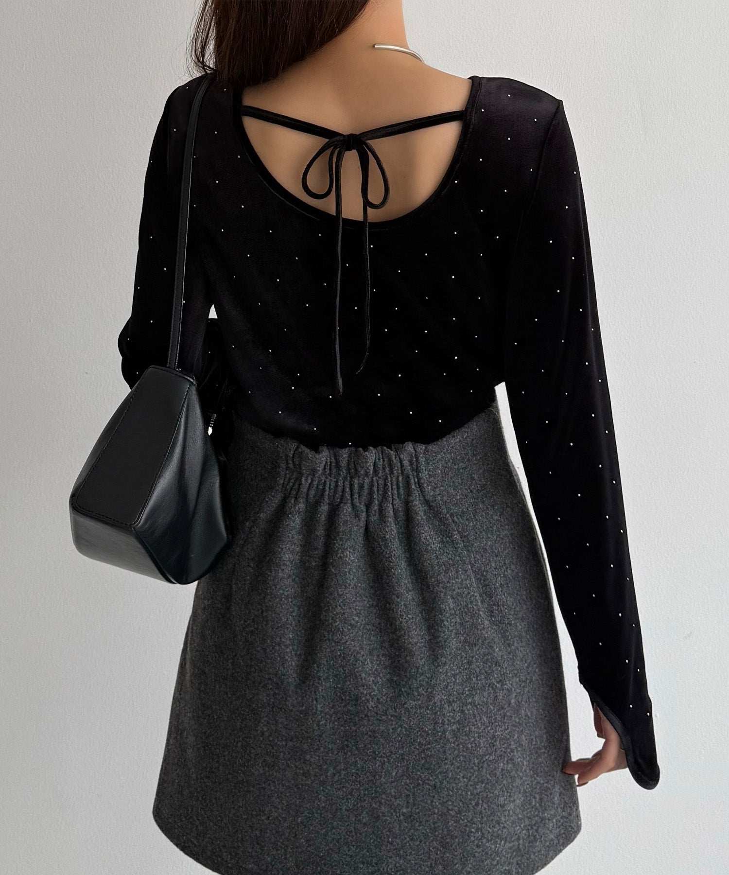 カラウティア callautia callautia バックオープンストーンベロアカットソー （ブラック） ブラック