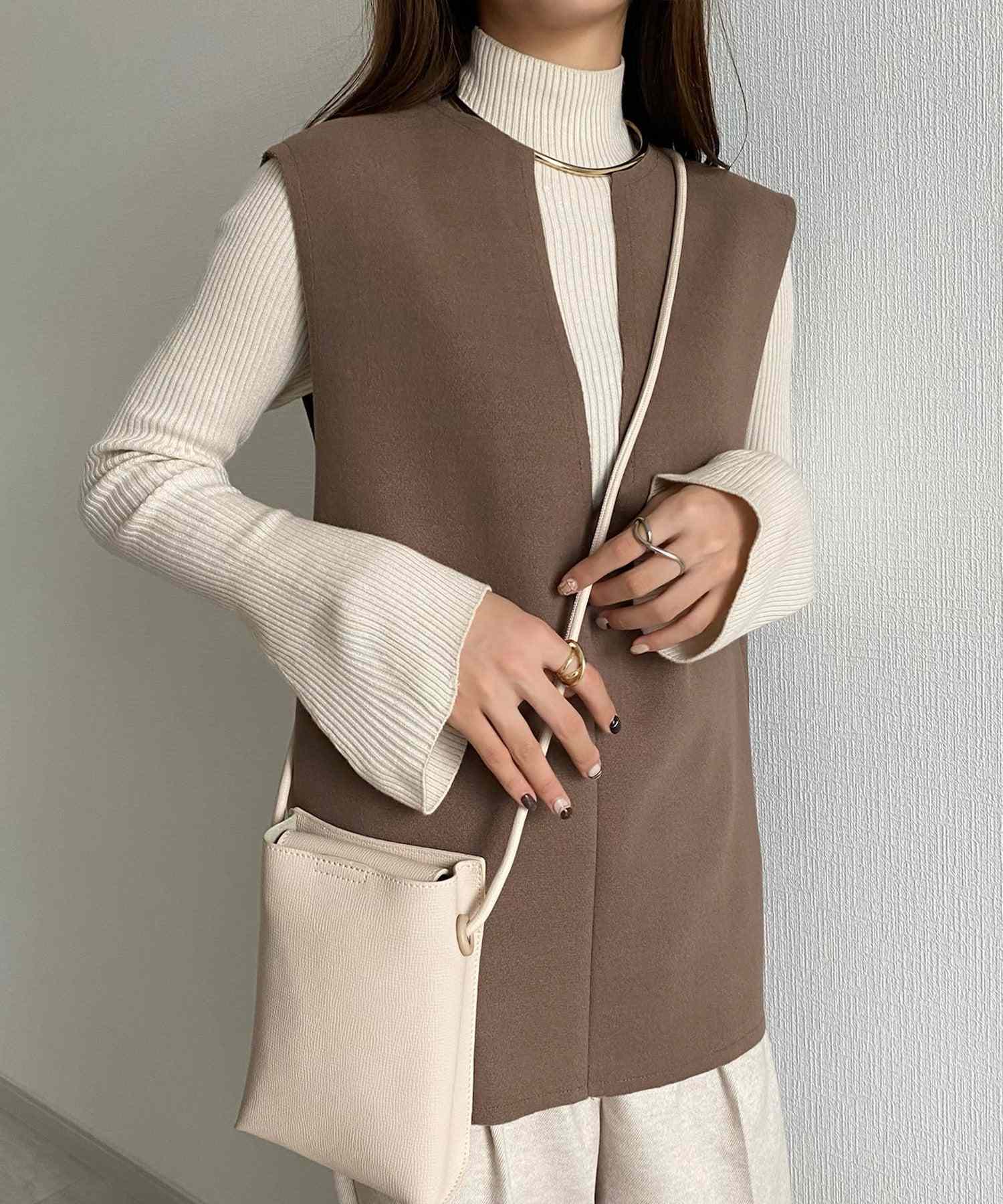 カラウティア callautia callautia 深Vネックベスト,ダークベージュ