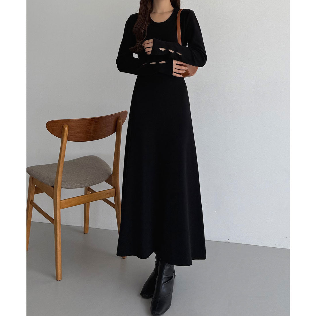 カラウティア callautia callautia Uネックフレアニットワンピース （ブラック） ブラック