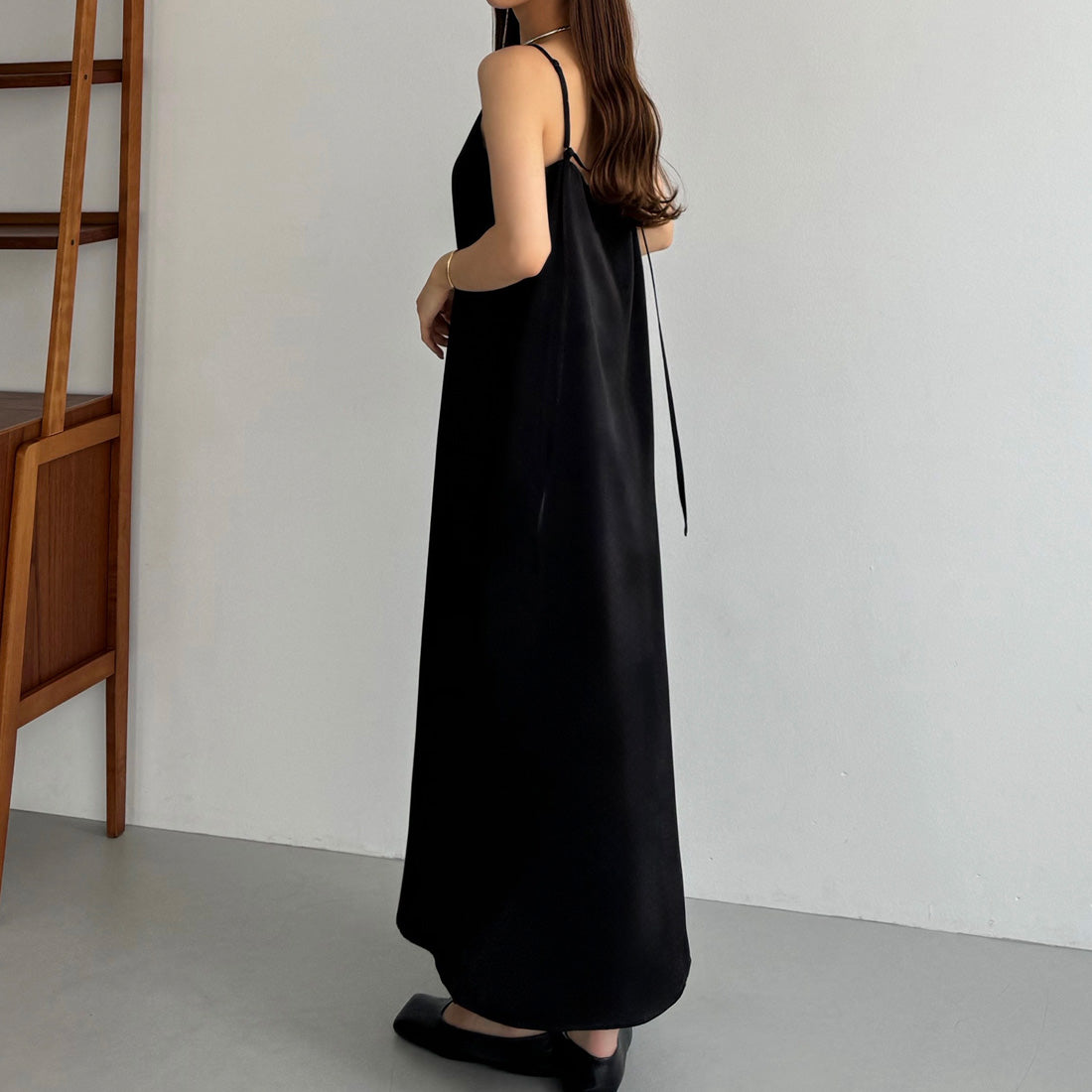 カラウティア callautia callautia バックデザインサテンキャミワンピース （ブラック） ブラック